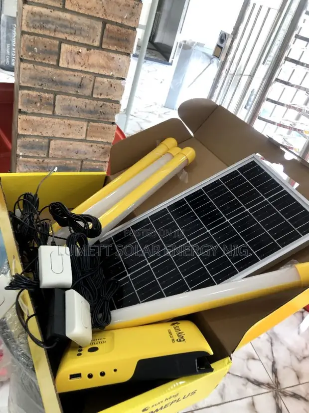 Sun King SK-705 Solar Lamp - 1