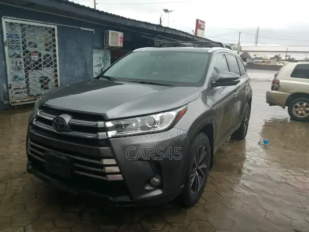 Toyota Highlander 2017 Grey - 1