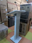 Electronic Podium Stand da Aka Gina a Cikin Mai Magana & Mikrofon - 1