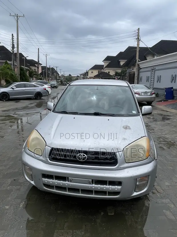 Toyota RAV4 2003 Silver SUV - 1
