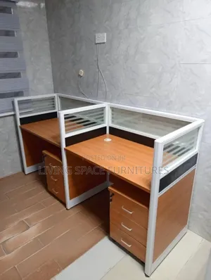 Ofishin Workstation Mai Zama Biyu Da Aka Shigo Da Shi Tare Da Leda