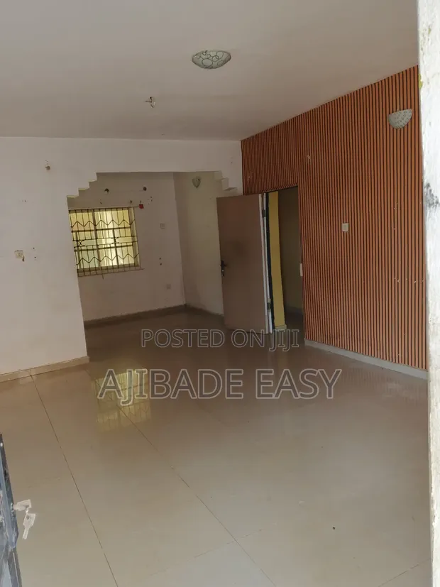 2 Bedroom Block of Flats don haya a Ayobo - 1