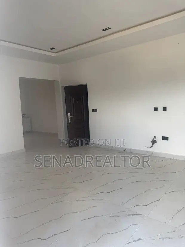 2-Bedroom Block of Flats don haya a T.Lumpy Estate, Dei-Dei - 1