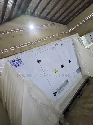 Sabon 300KVA Perkins Diesel Soundproof Generator (Garanti na Shekara 2)