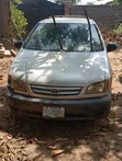 Toyota Sienna Bas - 1