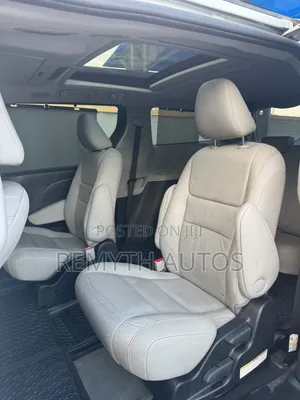 2017 Toyota Sienna Limited Premium 7 Passenger White