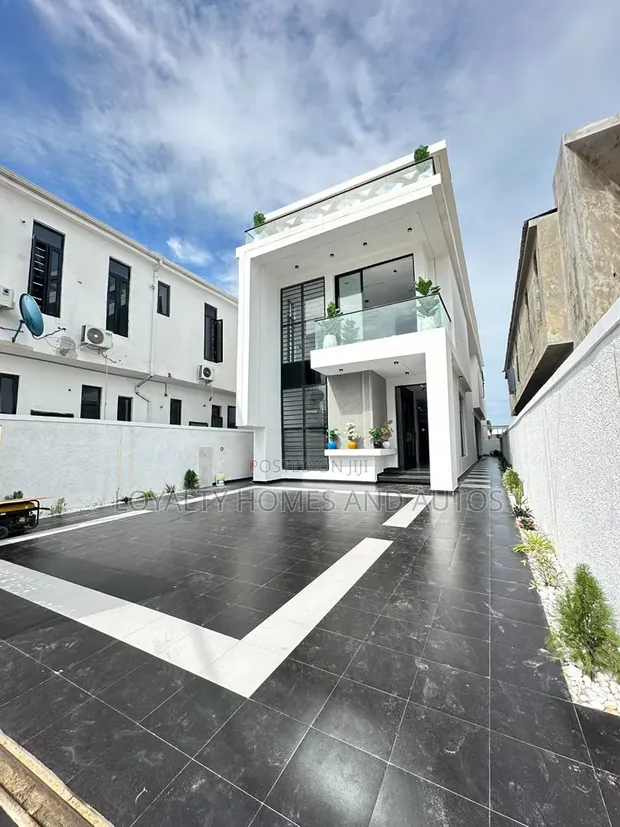 5 Bedroom Luxury Duplex with BQ, Gym & Pool in Ikota - 1