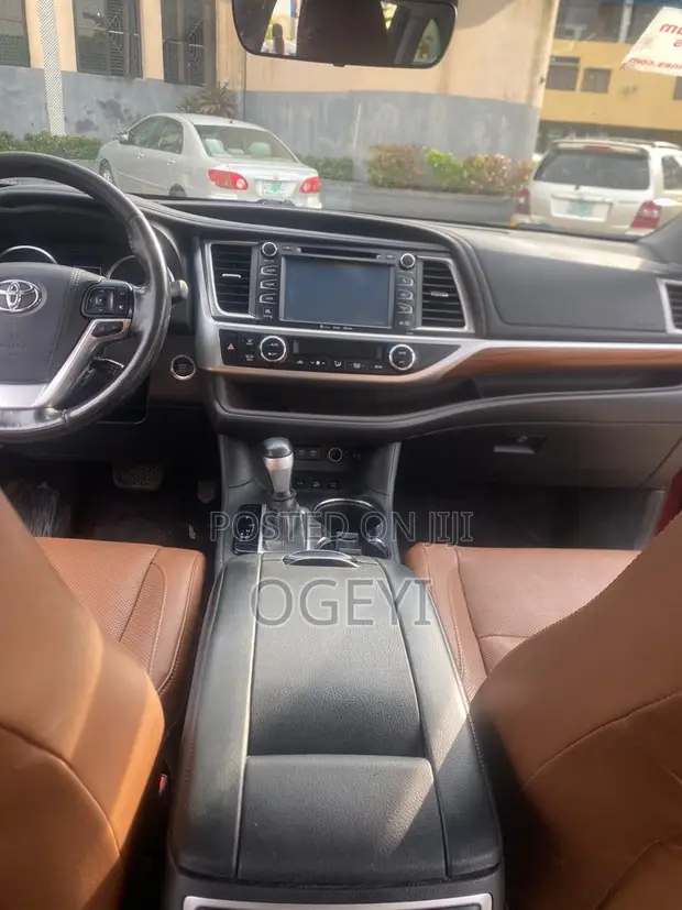 2017 Toyota Highlander Limited Platinum 4x4 V6 Burgundy - 1
