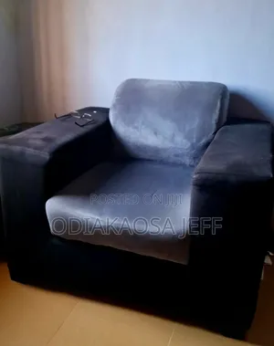 Sofa Mai Zama Daya (An Riga An Yi Amfani Da Shi) - Yana Da Kyau Sosai