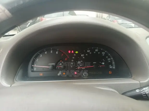 Toyota Camry 2004 Silver - 1