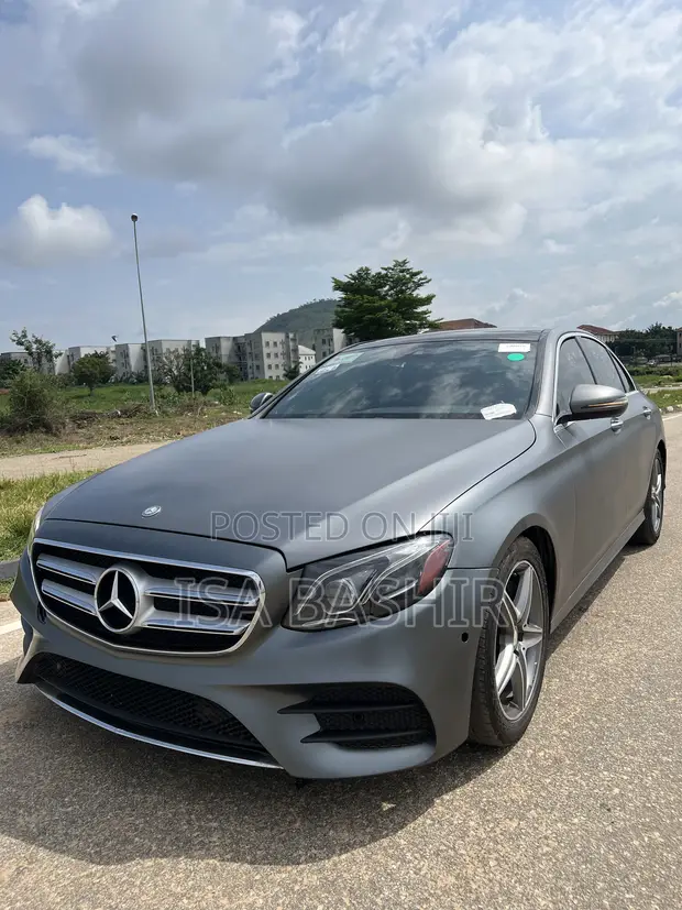 2017 Mercedes-Benz E300 2.0 Turbo Gray - 1