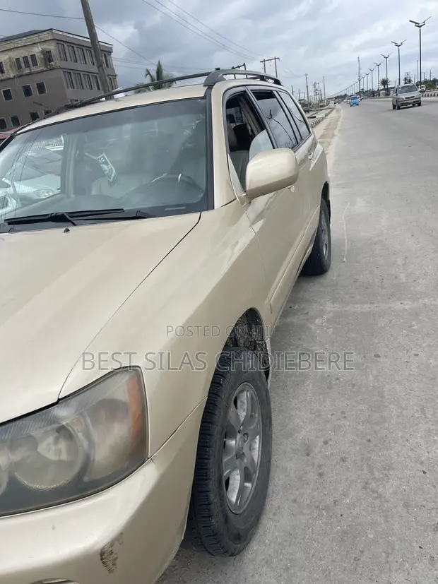 Toyota Highlander 2004 Gold - 1