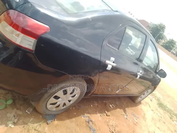 Toyota Yaris 2008 Black - 1