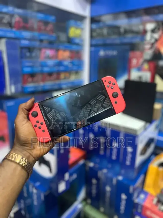 Used Nintendo Switch OLED - UK Used - 1