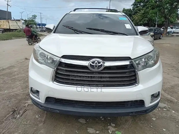 2015 Toyota Highlander Limited Platinum SUV - 1