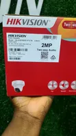 Hikvision 2MP Kamara Ta Cikin Gida Mai Sauraren Murya Biyu - 2