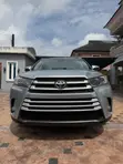 Toyota Highlander XLE 2019 Launin Azurfa - 3