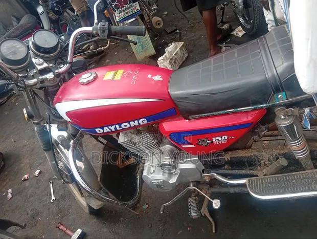 Daylong DL150-KT 2025 Red Motorcycle - 1