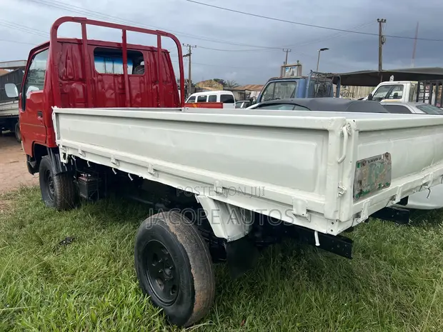 Toyota Dyna Mini Truck - Red - 1
