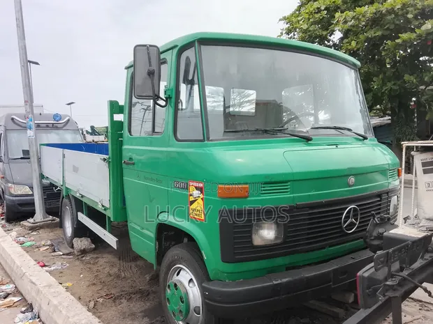 Mercedes-Benz 608 Truck Low Bed - 1