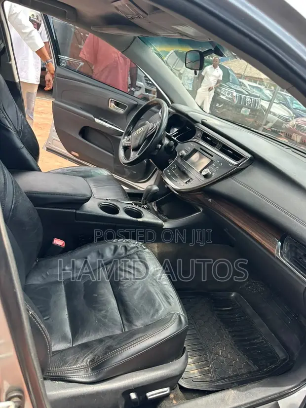 Toyota Avalon 2013 Silver - 1