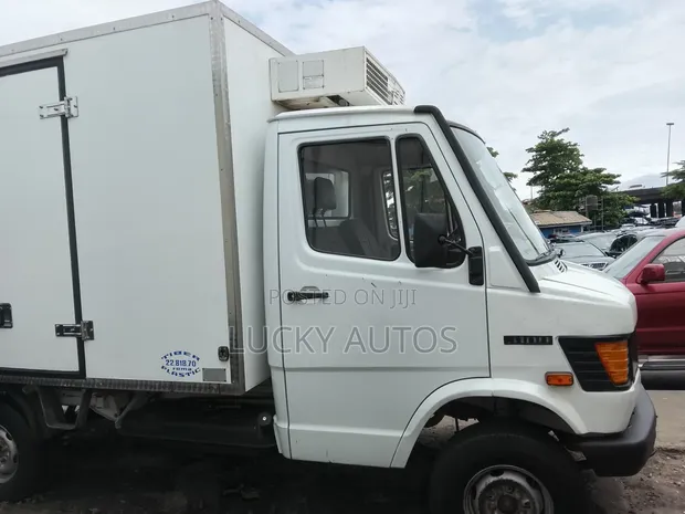 Mercedes-Benz 606 Low-Bed Truck - 1998 - 1