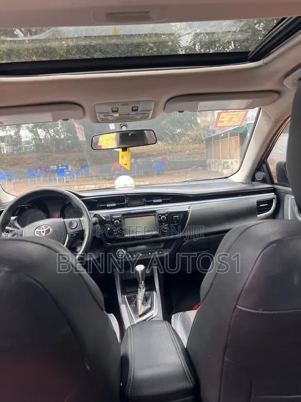 2014 Toyota Corolla S Sedan (1.8L) - 1