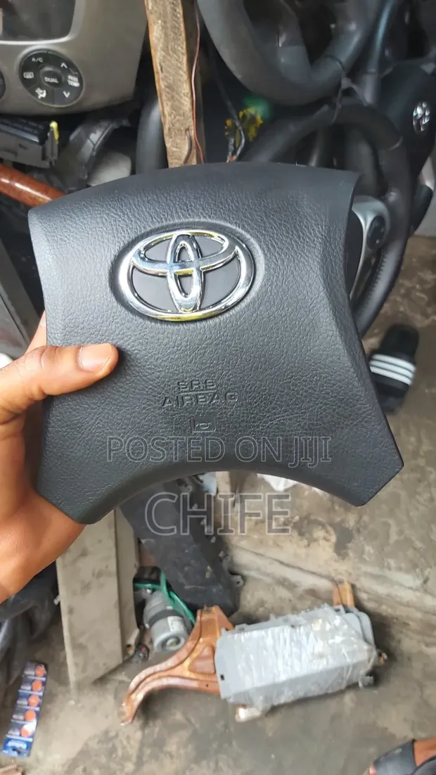 Steering Wheel Airbag for Toyota Fortuner (2008-2012) - 1