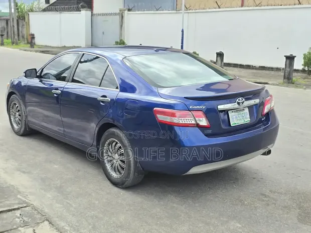 Toyota Camry XLE 2.5L Sedan na 2010 - 1
