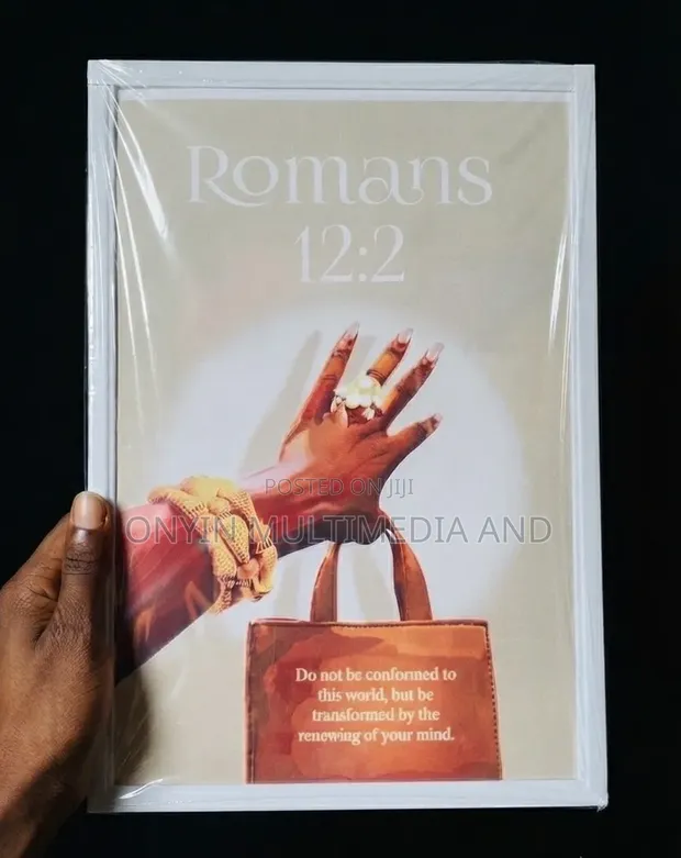 Romans 12:2 Rubutun Zane na Bango na PVC - Farar Firam - 1