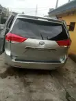 Toyota Sienna Limited 7-Fitarwa ta 2012, Launin Azurfa - 3
