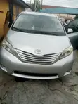 Toyota Sienna Limited 7-Fitarwa ta 2012, Launin Azurfa - 4