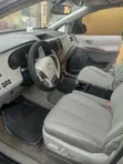 Toyota Sienna Limited 7-Fitarwa ta 2012, Launin Azurfa - 5