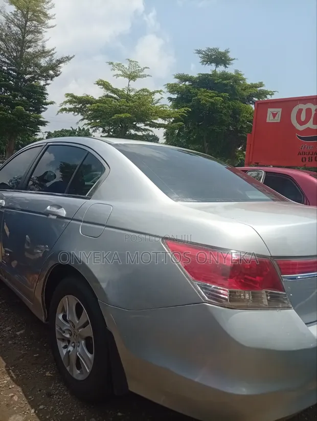Honda Accord 2012 Silver - 1