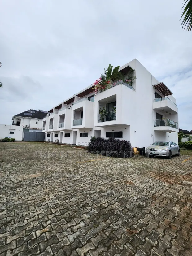 4 Bedroom Duplex don haya a Chevron - 1