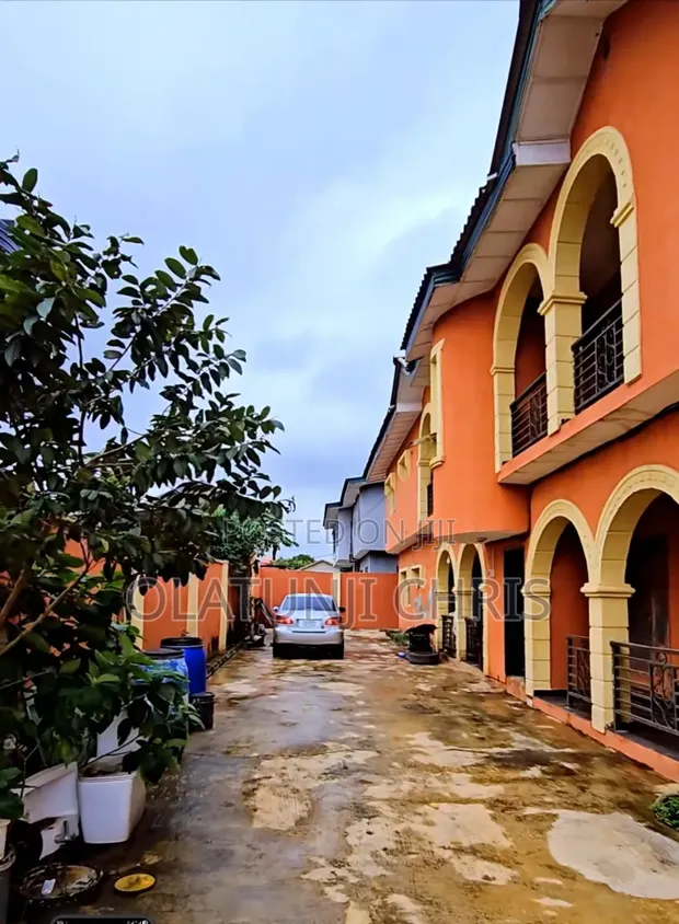 3-Bedroom Block of Flats for Sale in Ikola Eleyin, Alimosho - 1