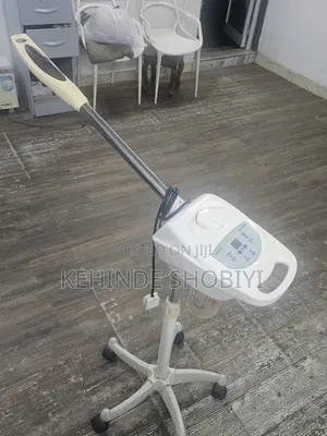 Amfani da Steamer Fuska na Professional tare da Ozone Function