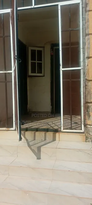 1-Bedroom Chalet for Rent in Ever Green Estate, Durumi