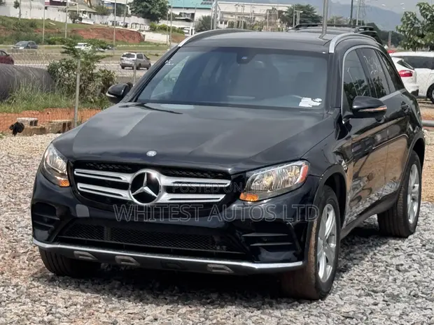 2017 Mercedes-Benz GLC300 Black - 1