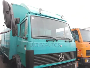 Mercedes-Benz 1114 Low-Bed Truck