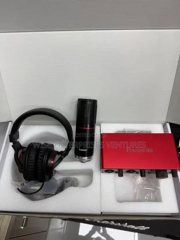 Focusrite Scarlett 2i2 Studio (3rd Gen) - 1