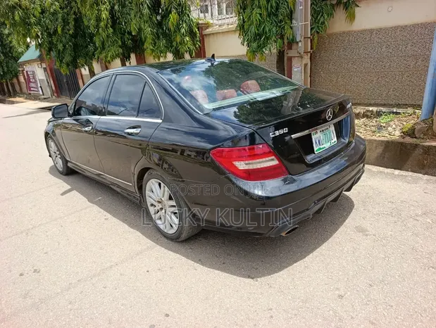 Mercedes-Benz C350 BlueEFFICIENCY RWD 2010 Black - 1