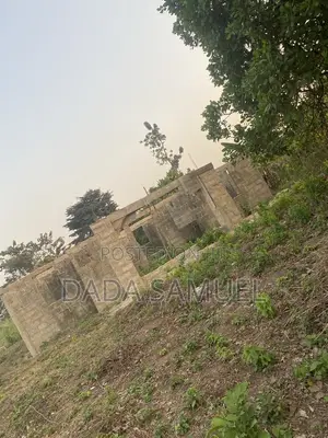 4 Bedroom House on Full Plot - Roofing Remaining, Ewekoro