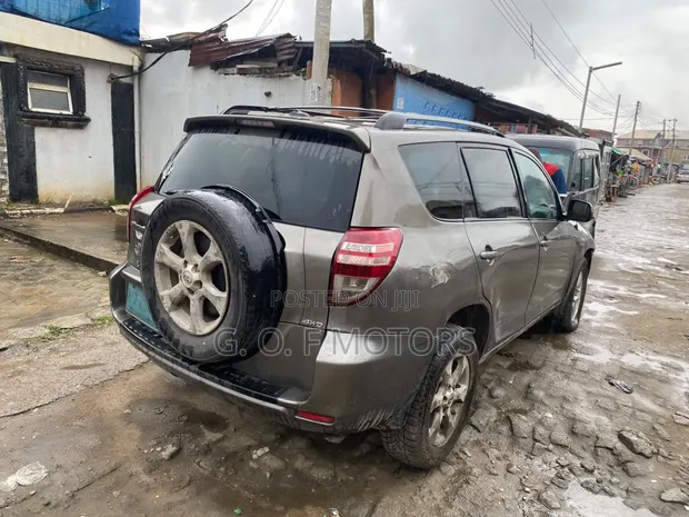 Toyota RAV4 3.5 2010 Zinari - 1