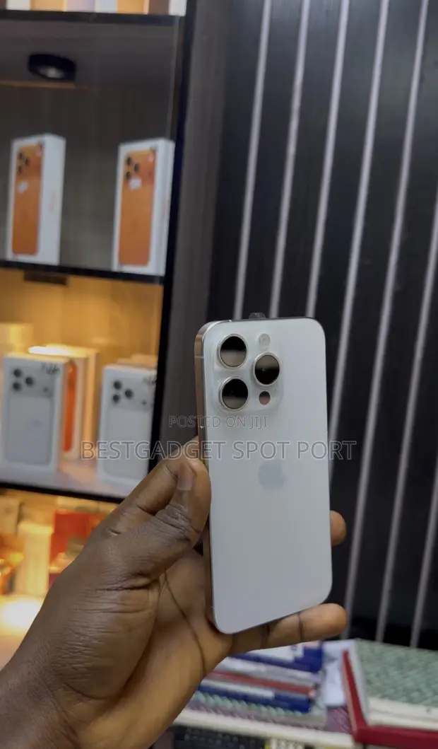 Apple iPhone 15 Pro 128GB White - 1