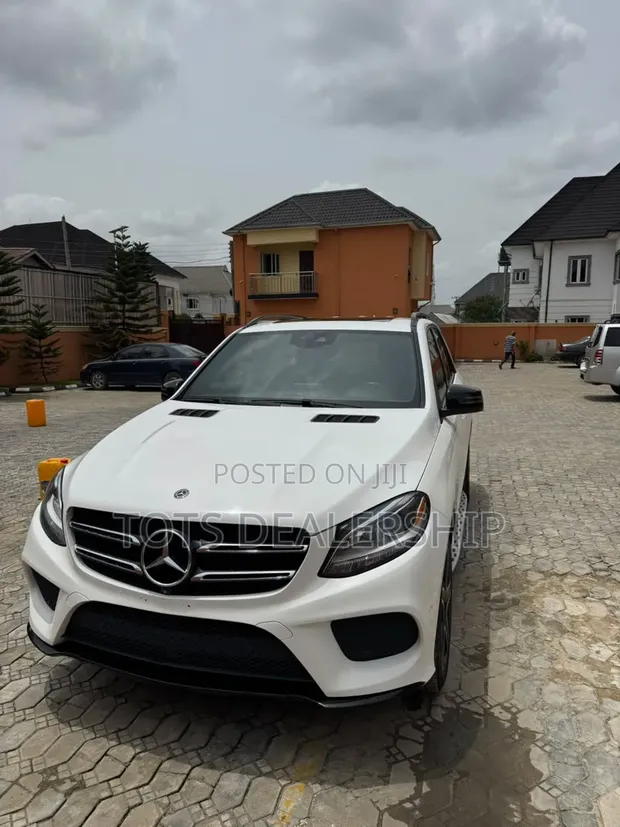 Mercedes-Benz GLE-Class 2017 Fari - 1