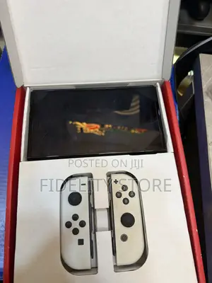 Nintendo Switch OLED - Akwatin Bude