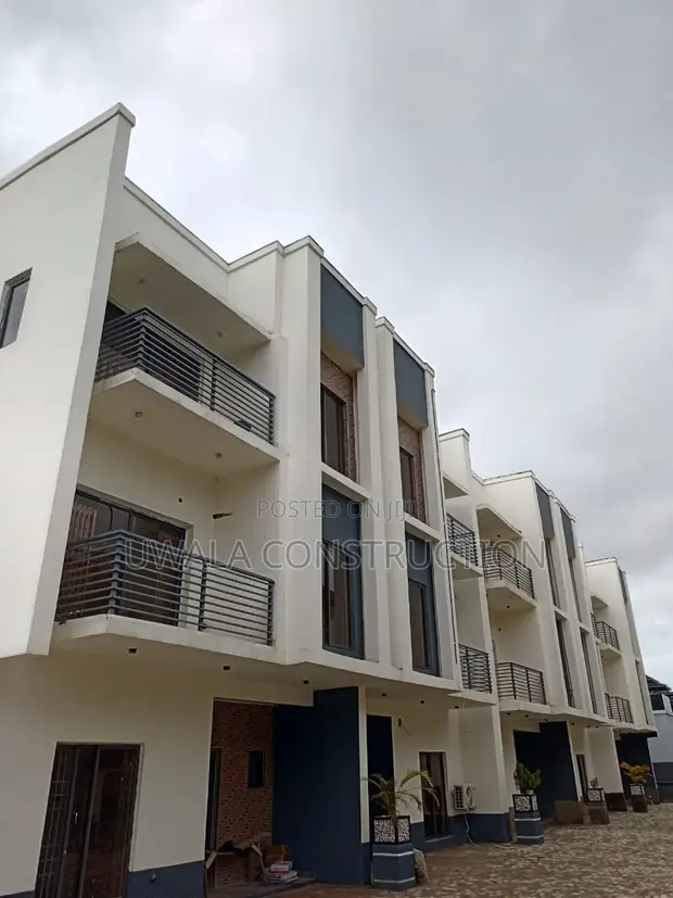 4 Bedroom Duplex with BQ & C of O in Kaura, Abuja - 1