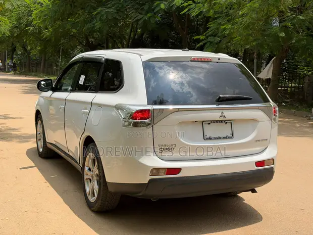 2013 Mitsubishi Outlander SE (AWC) SUV - 1
