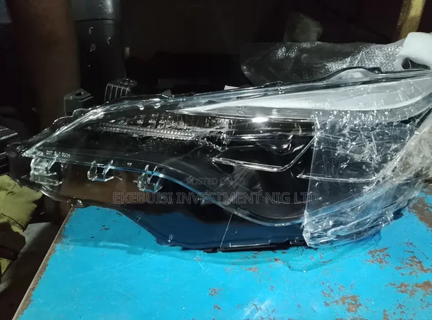 Toyota Corolla 2017-2018 XSE/Sport Headlight - 1